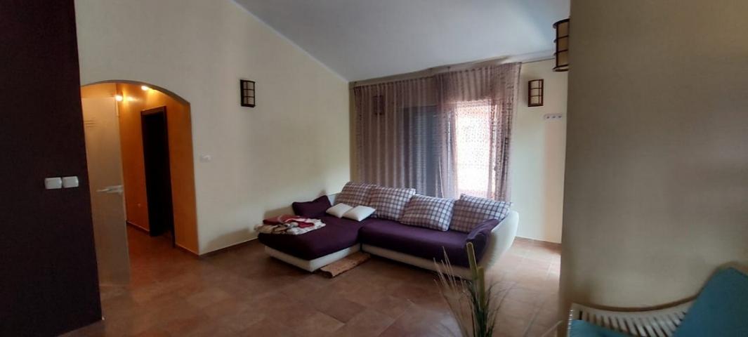 Prodaja, Stan, 128m2 , LASTVA