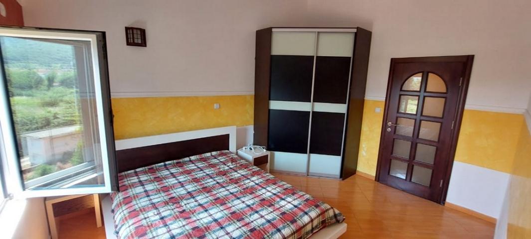Prodaja, Stan, 128m2 , LASTVA