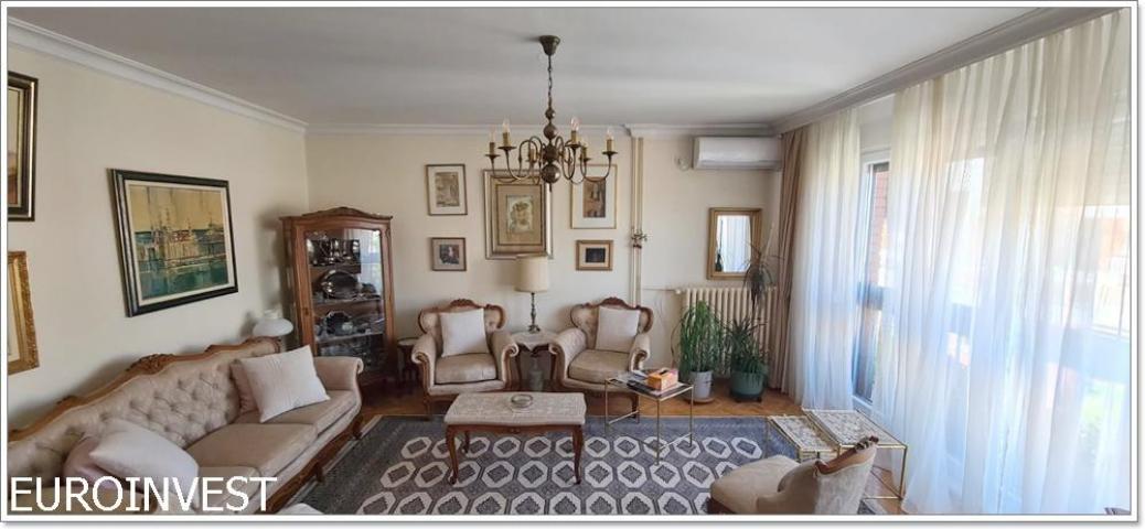 5, 0 odlična lokacija, garaža 21m2, porodičan stan ID#1734