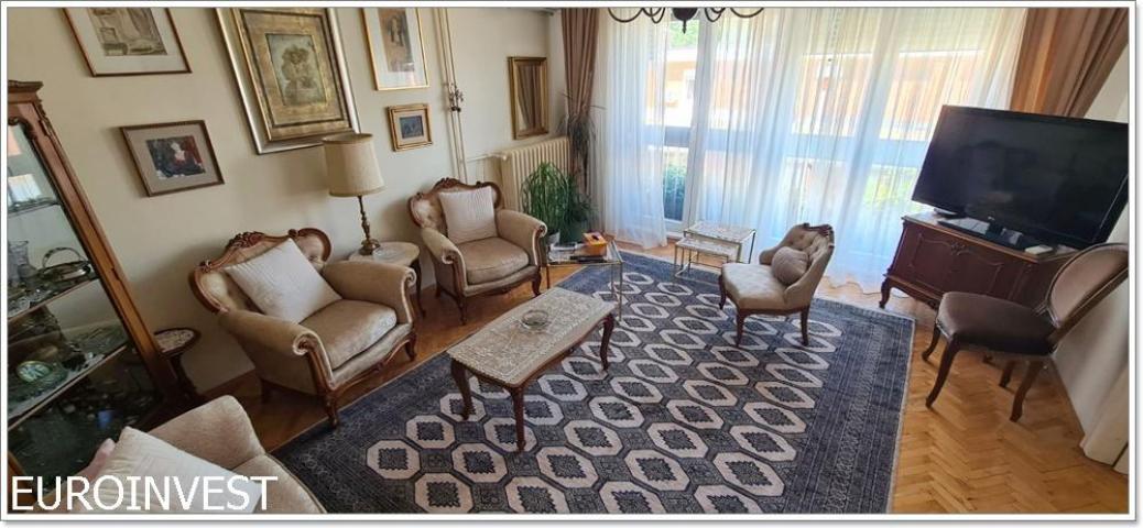 5, 0 odlična lokacija, garaža 21m2, porodičan stan ID#1734