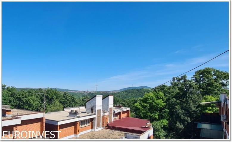 5, 0 odlična lokacija, garaža 21m2, porodičan stan ID#1734
