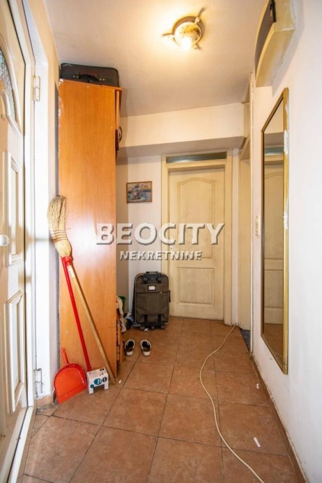 Rakovica, Petlovo brdo, Nićifora Ninkovića , 1. 5, 35m2, 60000EUR