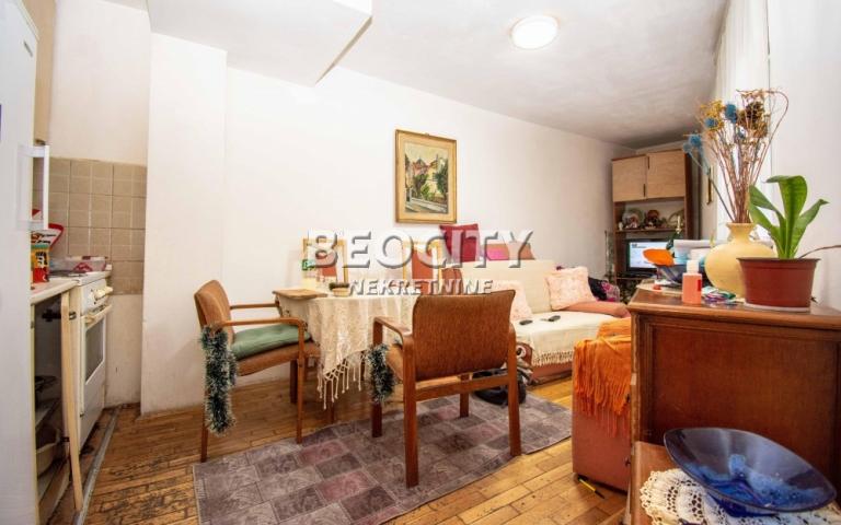 Rakovica, Petlovo brdo, Nićifora Ninkovića , 1. 5, 35m2, 60000EUR
