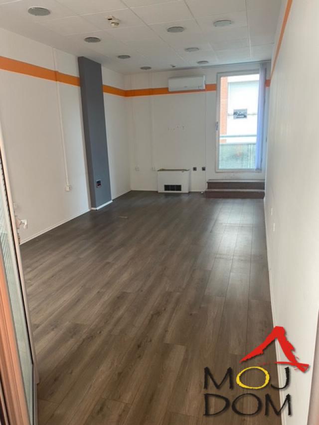 NOVI SAD - BULEVAR - IZDAVANJE NEKRETNINA - 352 m2 - 4, 200€