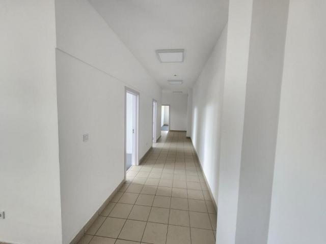 Izdavanje, Poslovni prostor, 500m2 , Trošarina