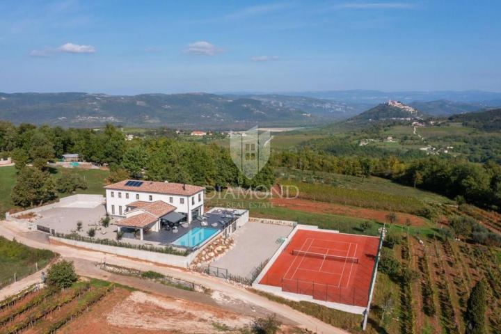 Motovun, luksuzna vila s bazenom i teniskim terenom 