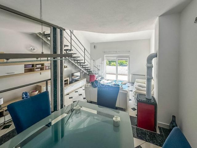Novigrad, okolica, kuća sa 6 apartmana na 350m od mora