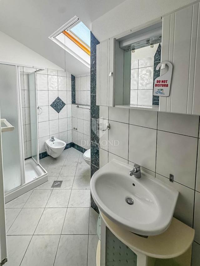 Novigrad, okolica, kuća sa 6 apartmana na 350m od mora