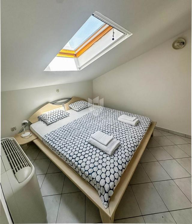 Novigrad, okolica, kuća sa 6 apartmana na 350m od mora