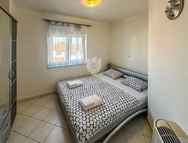 Novigrad, okolica, kuća sa 6 apartmana na 350m od mora