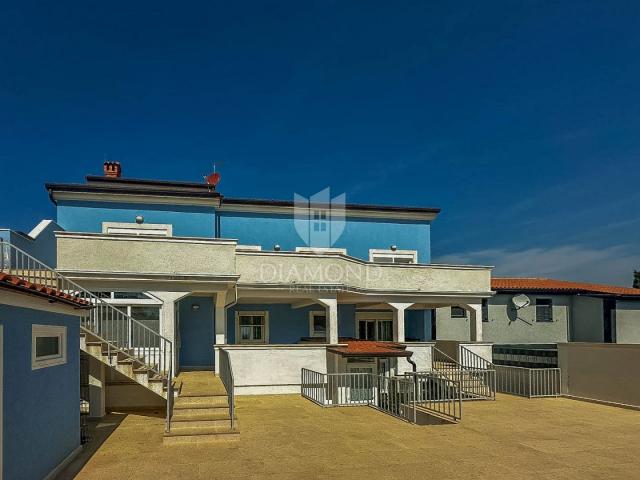 Novigrad, okolica, kuća sa 6 apartmana na 350m od mora
