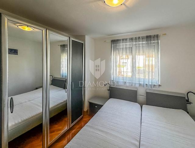 Novigrad, okolica, kuća sa 6 apartmana na 350m od mora