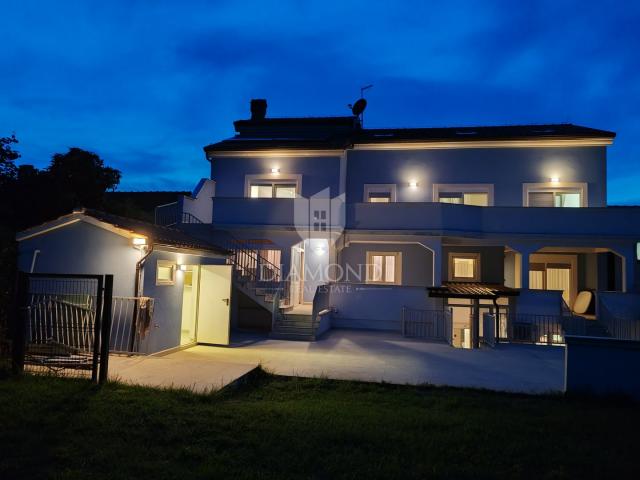 Novigrad, okolica, kuća sa 6 apartmana na 350m od mora