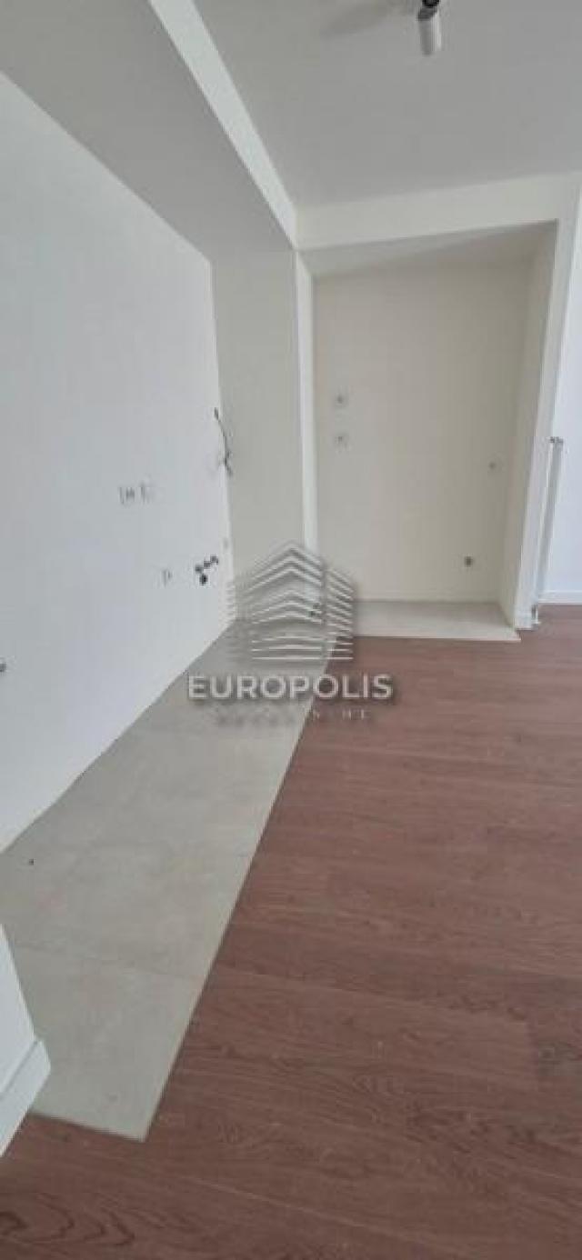 Luke Ćelovića Trebinjca, Beograd na vodi ID#7705