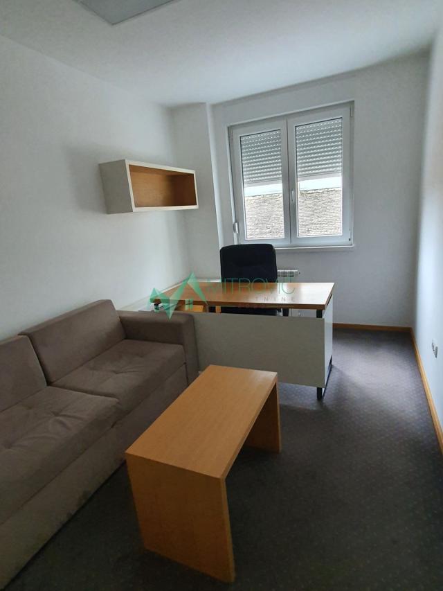 Izdavanje, Poslovni prostor, 48m2 , Bulevar Oslobođenja