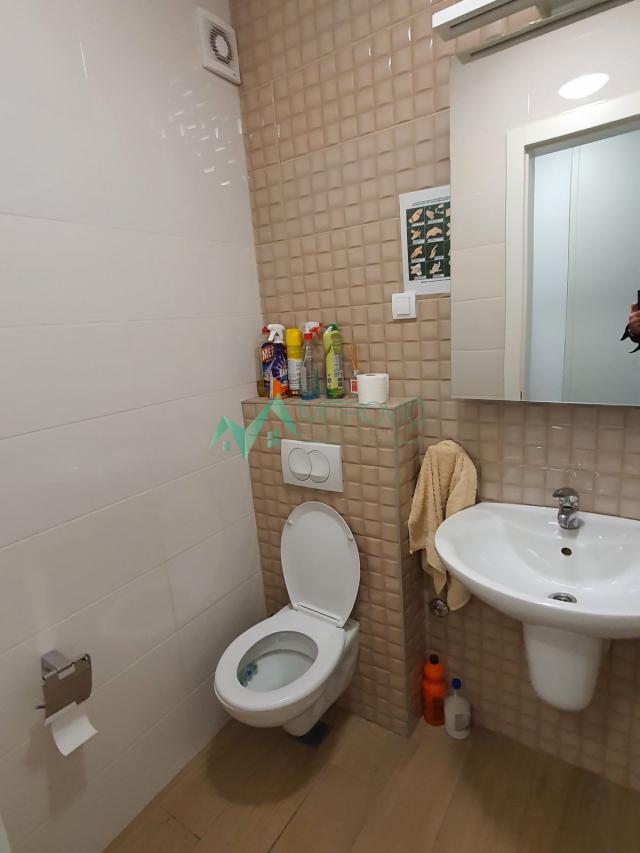 Izdavanje, Poslovni prostor, 48m2 , Bulevar Oslobođenja