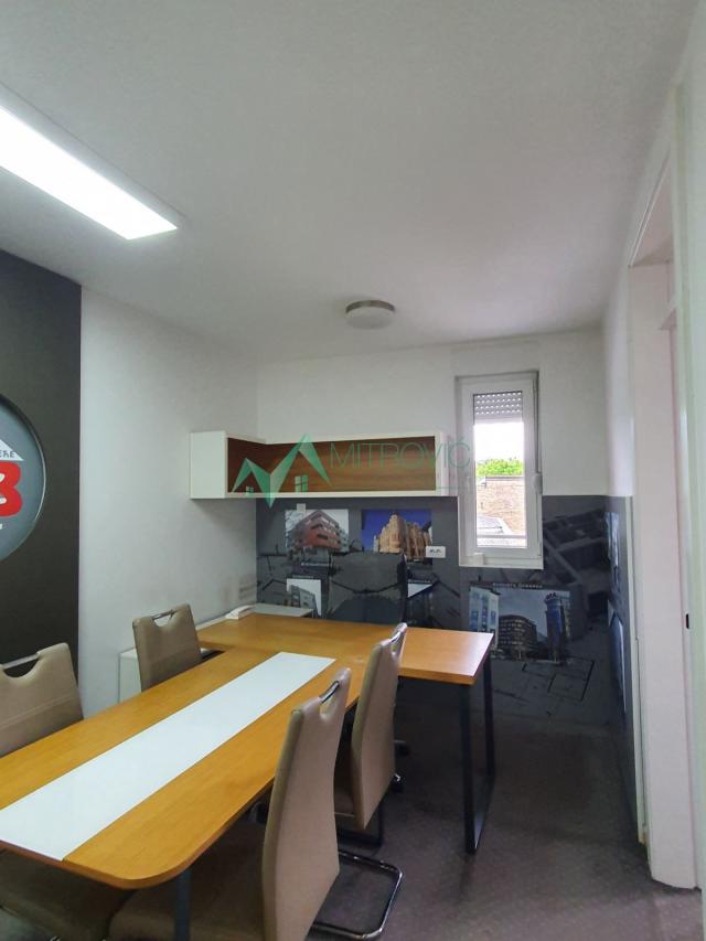 Izdavanje, Poslovni prostor, 48m2 , Bulevar Oslobođenja