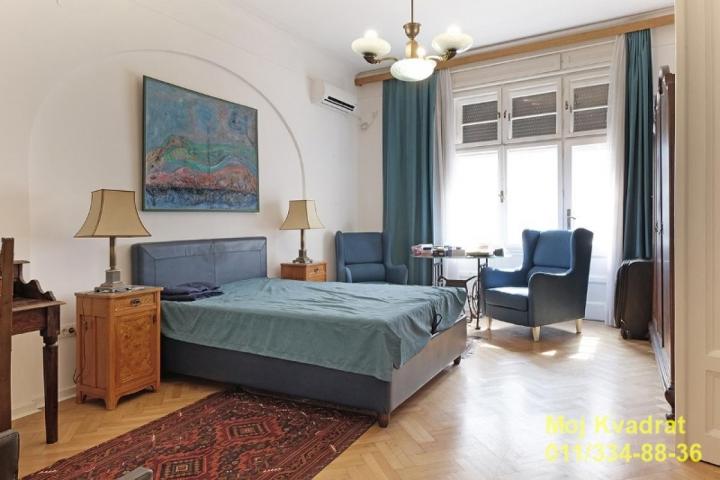 Stari grad, Trg Nikole Pašića - Dečanska, 128m2