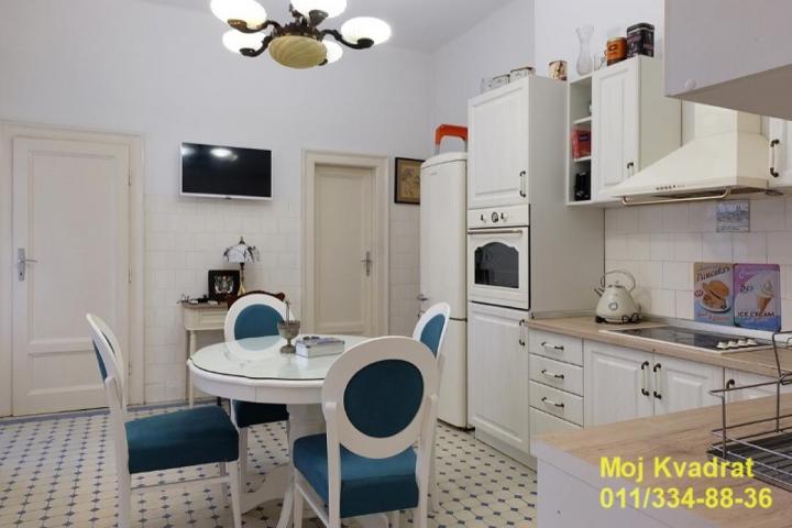 Stari grad, Trg Nikole Pašića - Dečanska, 128m2