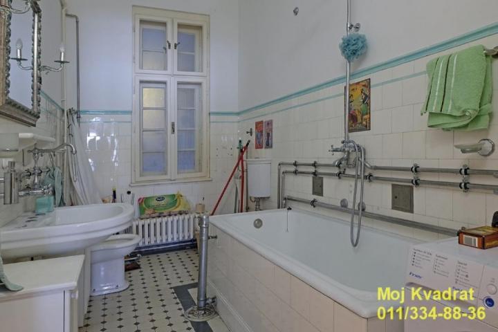 Stari grad, Trg Nikole Pašića - Dečanska, 128m2
