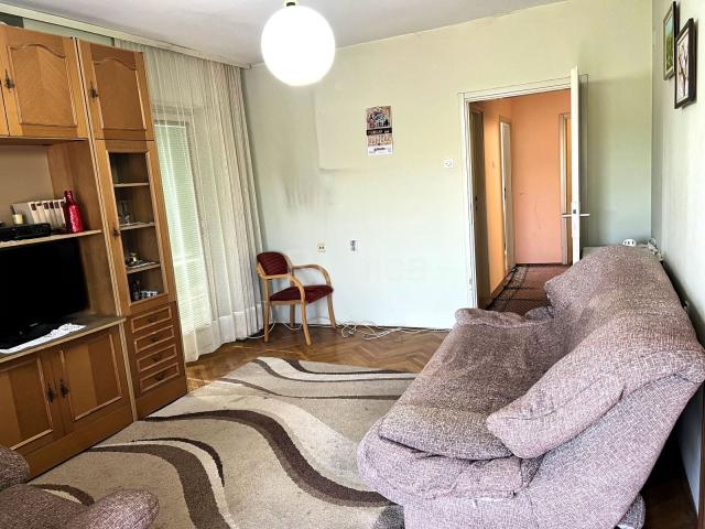 Useljiv trosoban stan u bilizini Čaira