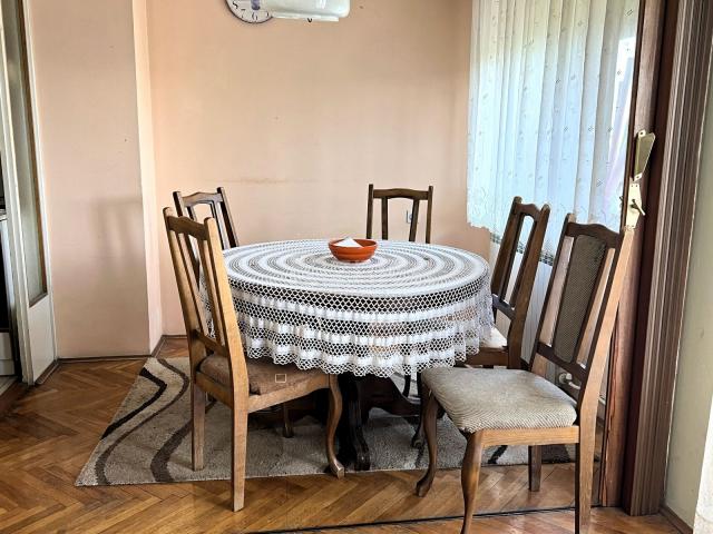 Useljiv trosoban stan u bilizini Čaira