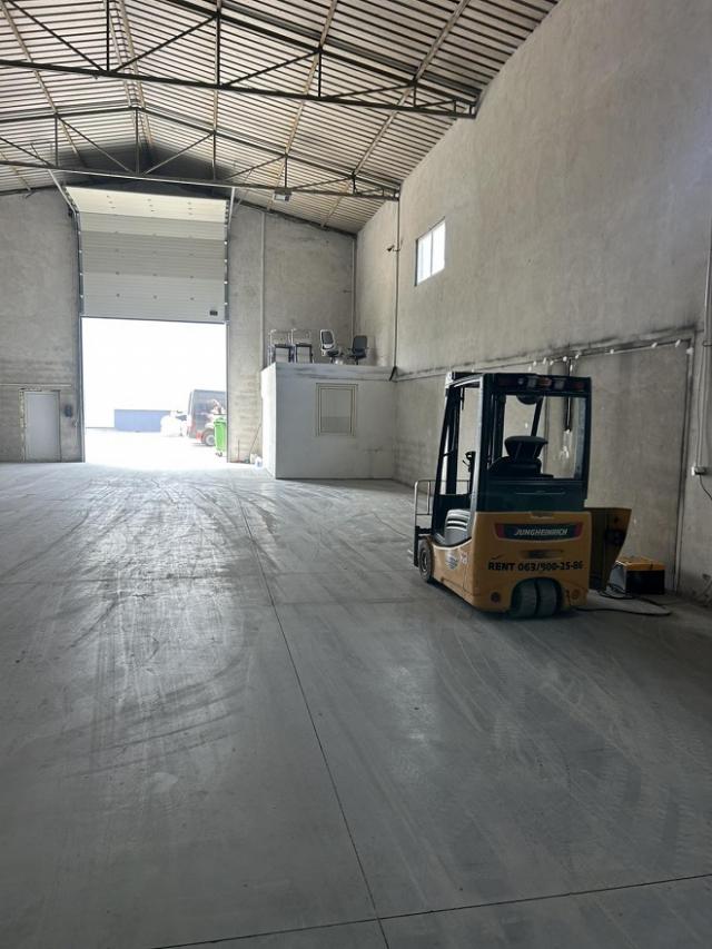 ZEMUN DOBANOVACKA PETLJA 280m2 , 1100e