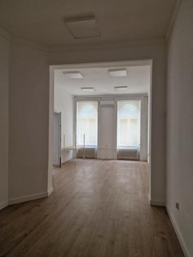 Izdaje se renoviran 7. 0 salonac na Terazijama