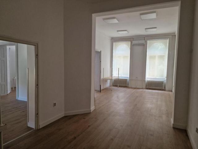Izdaje se renoviran 7. 0 salonac na Terazijama
