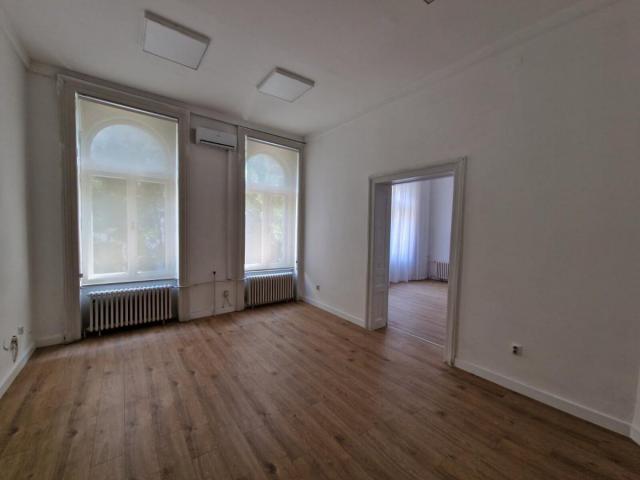 Izdaje se renoviran 7. 0 salonac na Terazijama