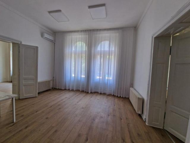Izdaje se renoviran 7. 0 salonac na Terazijama