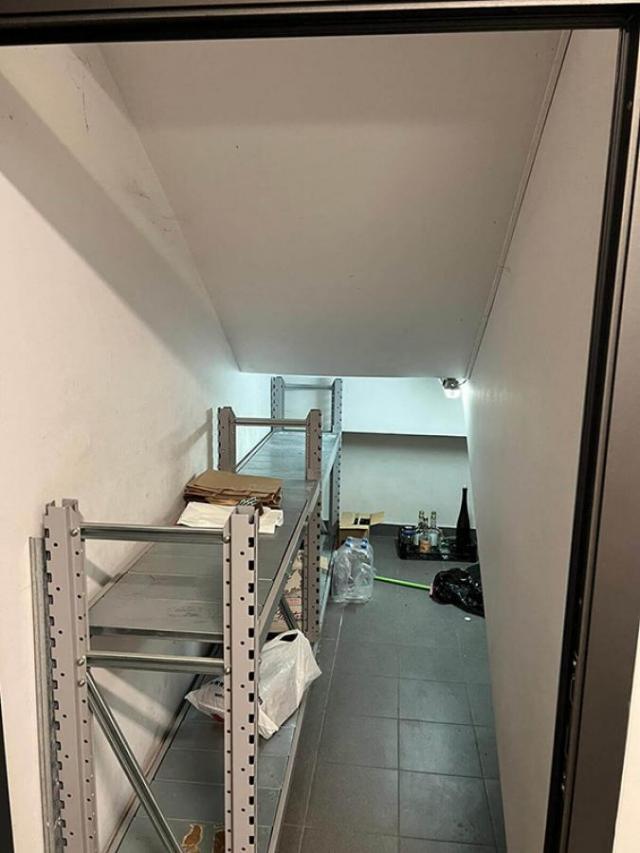 Izdavanje poslovno-skladišnog objekta Beograd – 2500m2, visoki regali, odlična lokacija