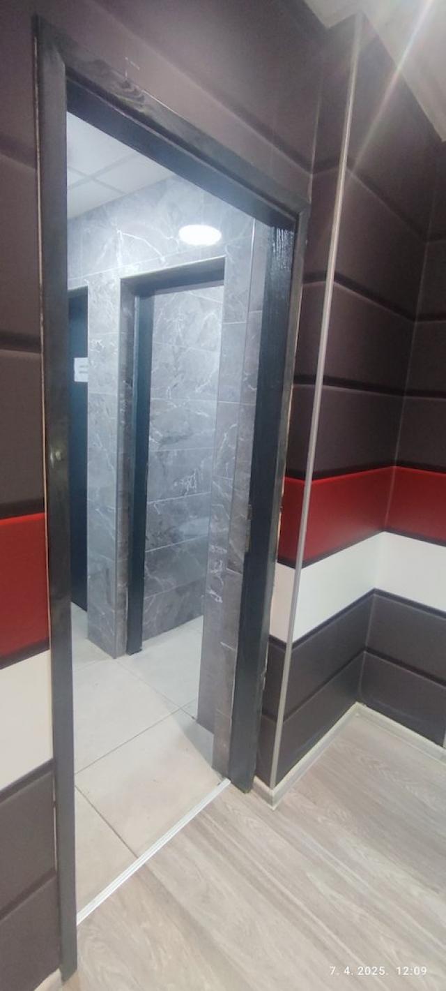 Blok 21, lokal 100 m2 +bašta
