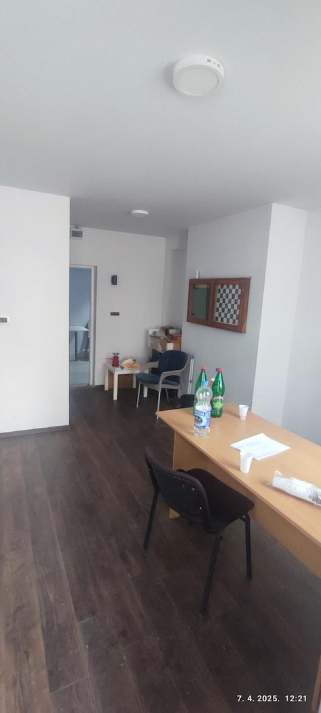Blok 21, lokal 100 m2 +bašta