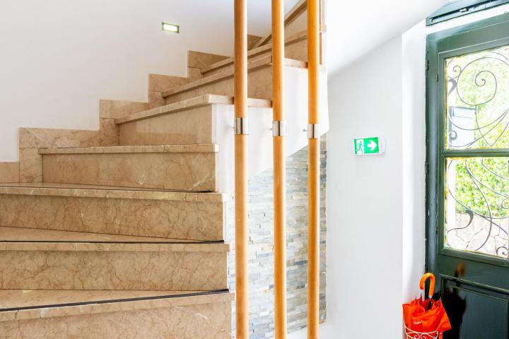 Split, Varoš, autentična kamena kuća s bazenom i saunom, NKP 192 m²