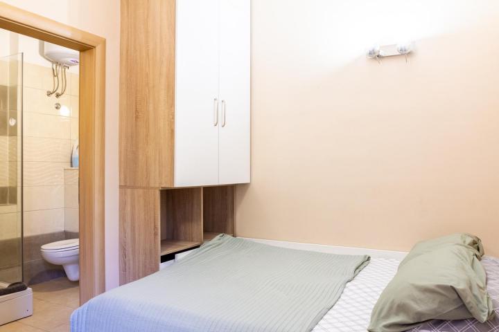 Split, Varoš, autentična kamena kuća s bazenom i saunom, NKP 192 m²
