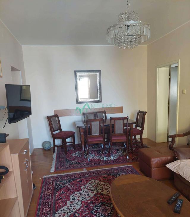 Izdavanje, Stan, 57m2 , Centar
