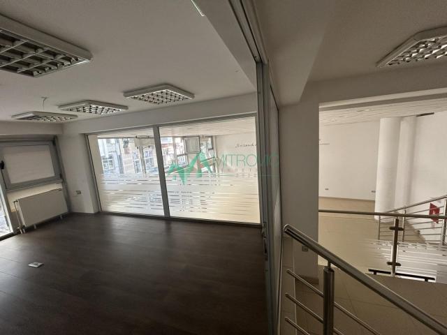 Izdavanje, Poslovni prostor, 230m2 , Bulevar Oslobođenja
