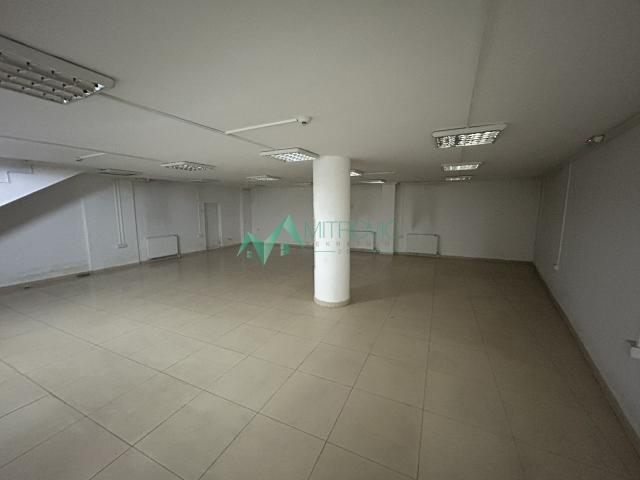 Izdavanje, Poslovni prostor, 230m2 , Bulevar Oslobođenja
