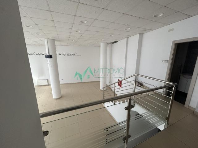 Izdavanje, Poslovni prostor, 230m2 , Bulevar Oslobođenja