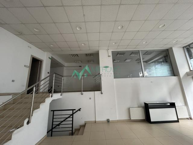 Izdavanje, Poslovni prostor, 230m2 , Bulevar Oslobođenja