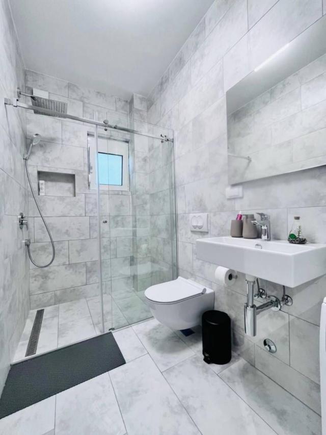 Prodaja, Stan, 55m2 , Tivat
