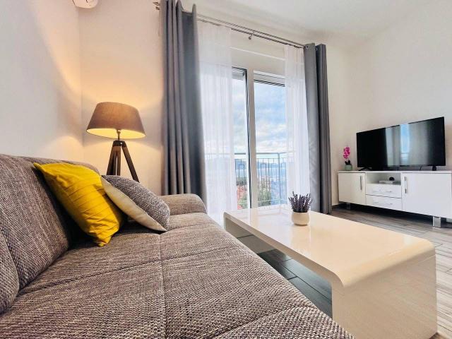 Prodaja, Stan, 55m2 , Tivat