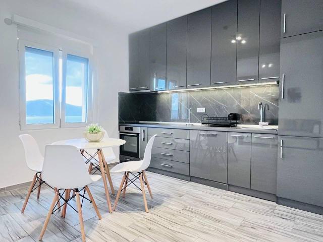 Prodaja, Stan, 55m2 , Tivat