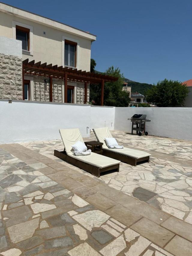 Prodaja, Kuća, 110m2 , Herceg Novi
