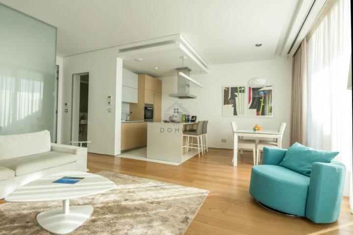 Jednosoban luksuzan stan 95m2 sa pogledom na more, Dukley Gardens - Budva
