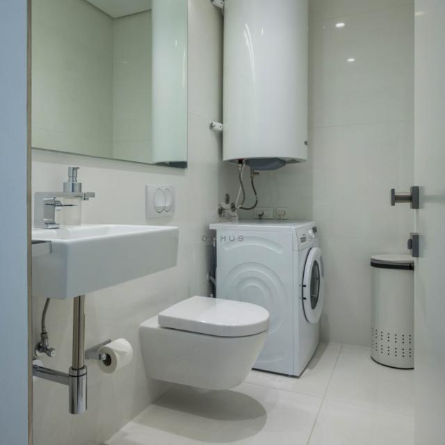 Jednosoban luksuzan stan 95m2 sa pogledom na more, Dukley Gardens - Budva