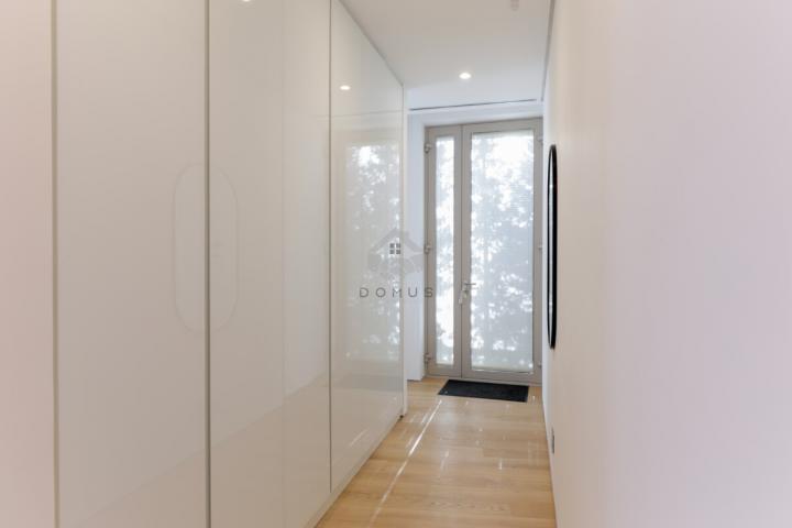 Trosoban luksuzan stan 214m2 sa pogledom na more, Dukley Gardens – Budva
