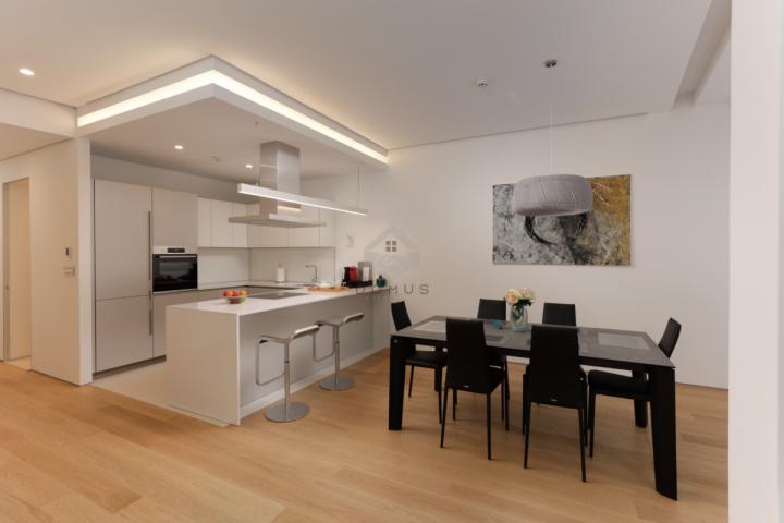 Trosoban luksuzan stan 214m2 sa pogledom na more, Dukley Gardens – Budva