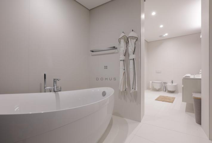 Trosoban luksuzan stan 214m2 sa pogledom na more, Dukley Gardens – Budva